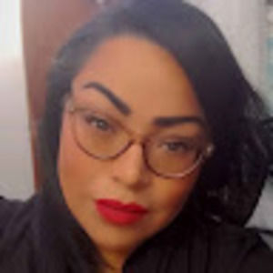 Meet your Posher, Adriana tagle